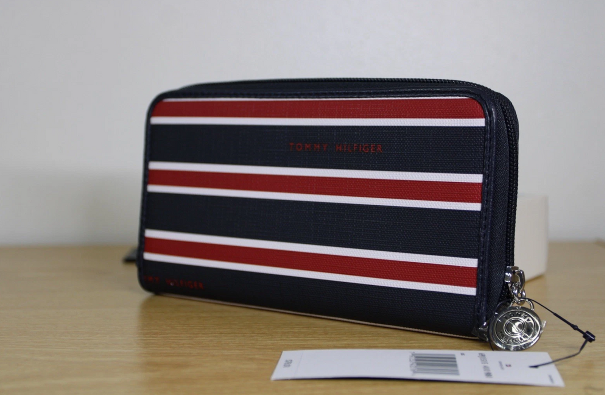 Billetera Tommy Hilfiger Mujer Stripe Zip Around Continental (Azul y Rojo)