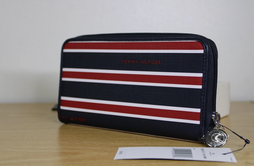 Billetera Tommy Hilfiger Mujer Stripe Zip Around Continental (Azul y Rojo)